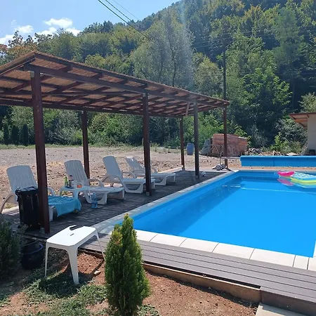 Milica 1 Mezdrejska 87 * Kalna